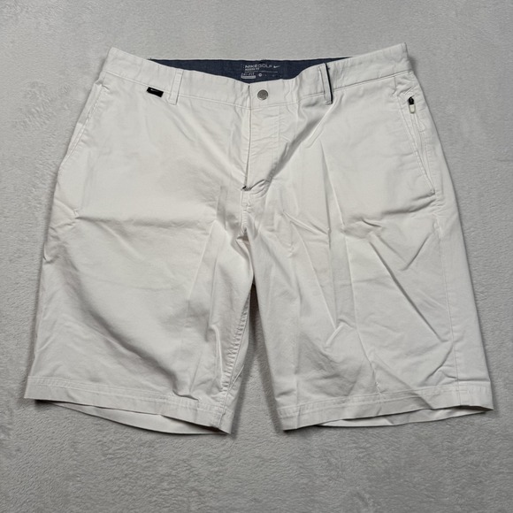 Nike Golf Shorts Mens 35 White Modern Fit Dri-FIT Performance Flat Front Chino - Picture 1 of 9